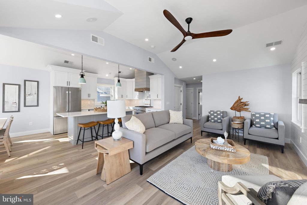 7 E 19TH STREET
