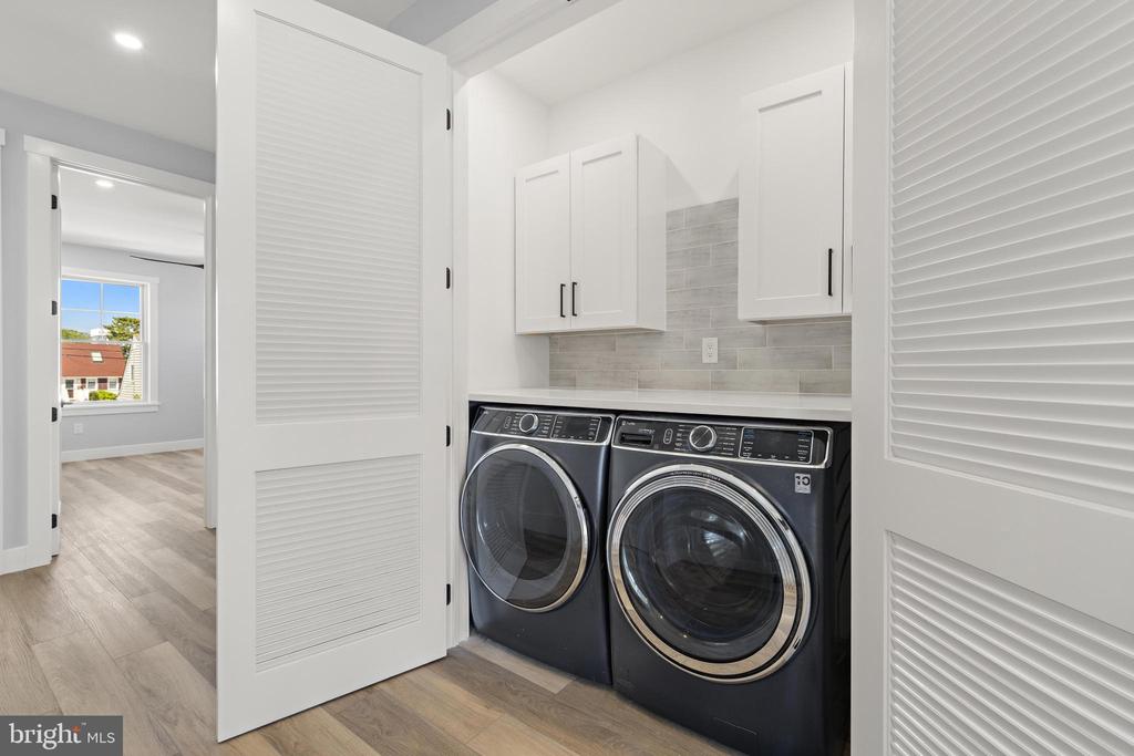 7 E 19TH STREET