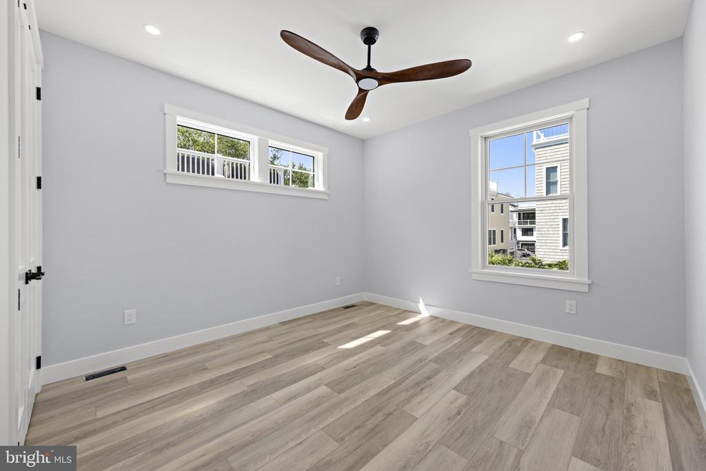 7 E 19TH STREET