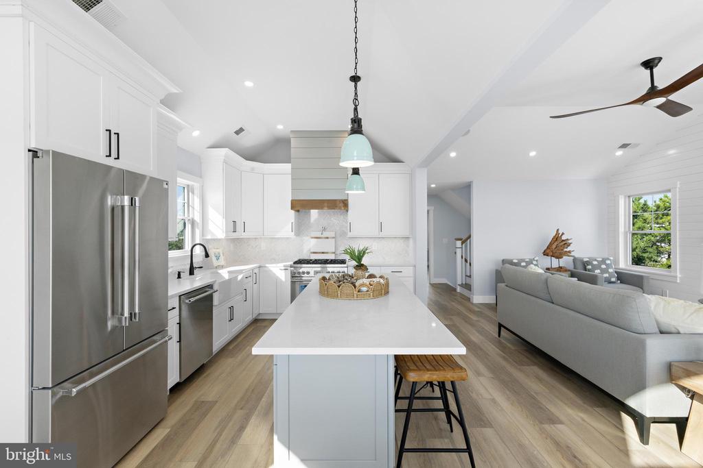 7 E 19TH STREET