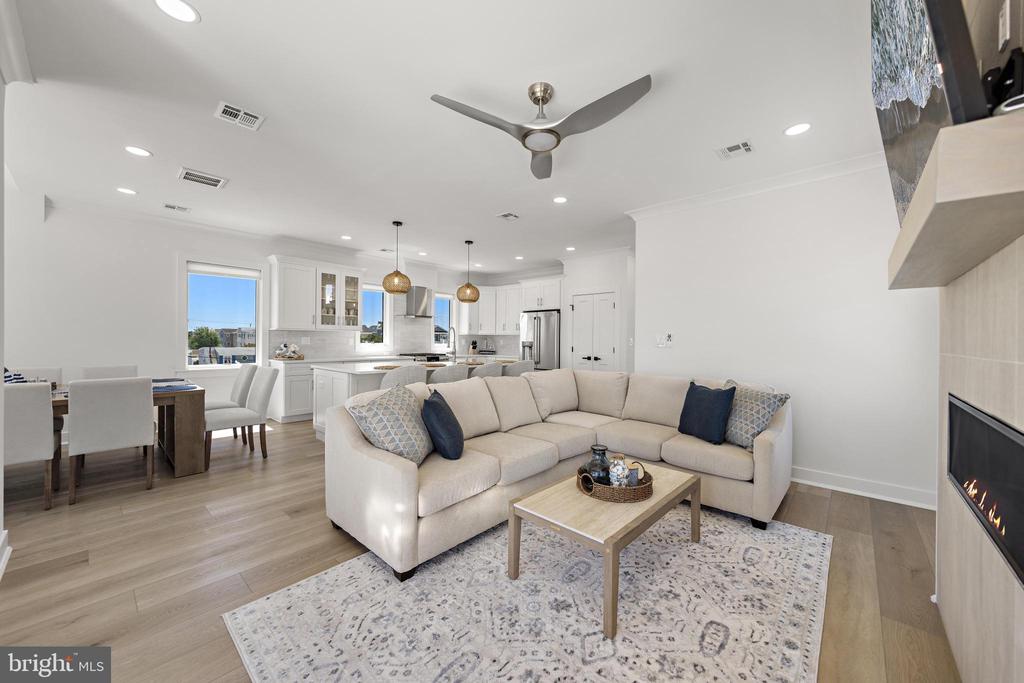262 N 14TH STREET
