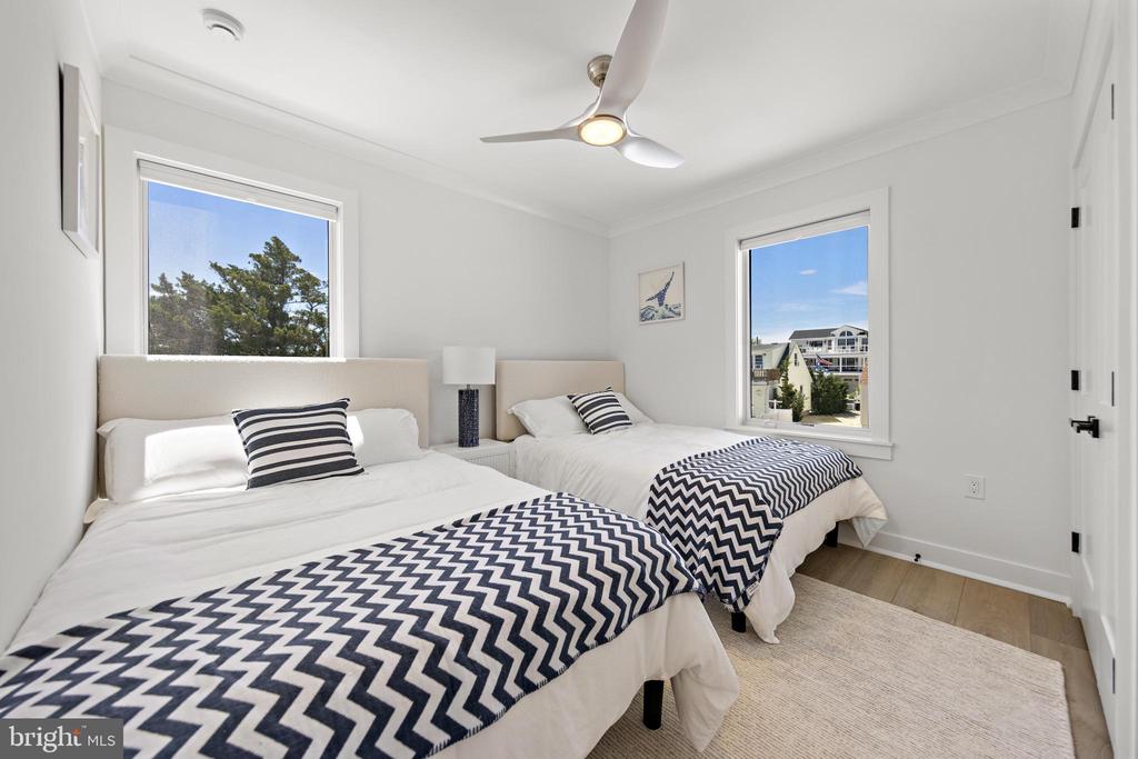 262 N 14TH STREET