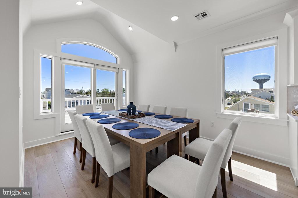 262 N 14TH STREET