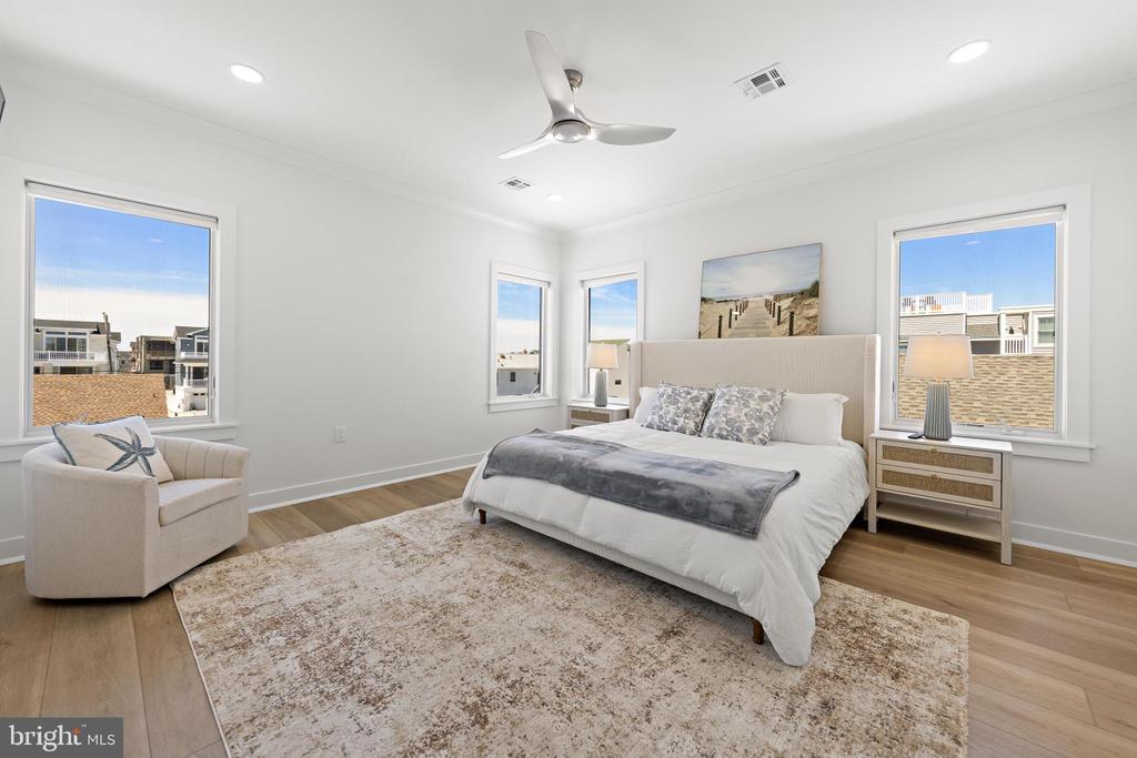 262 N 14TH STREET