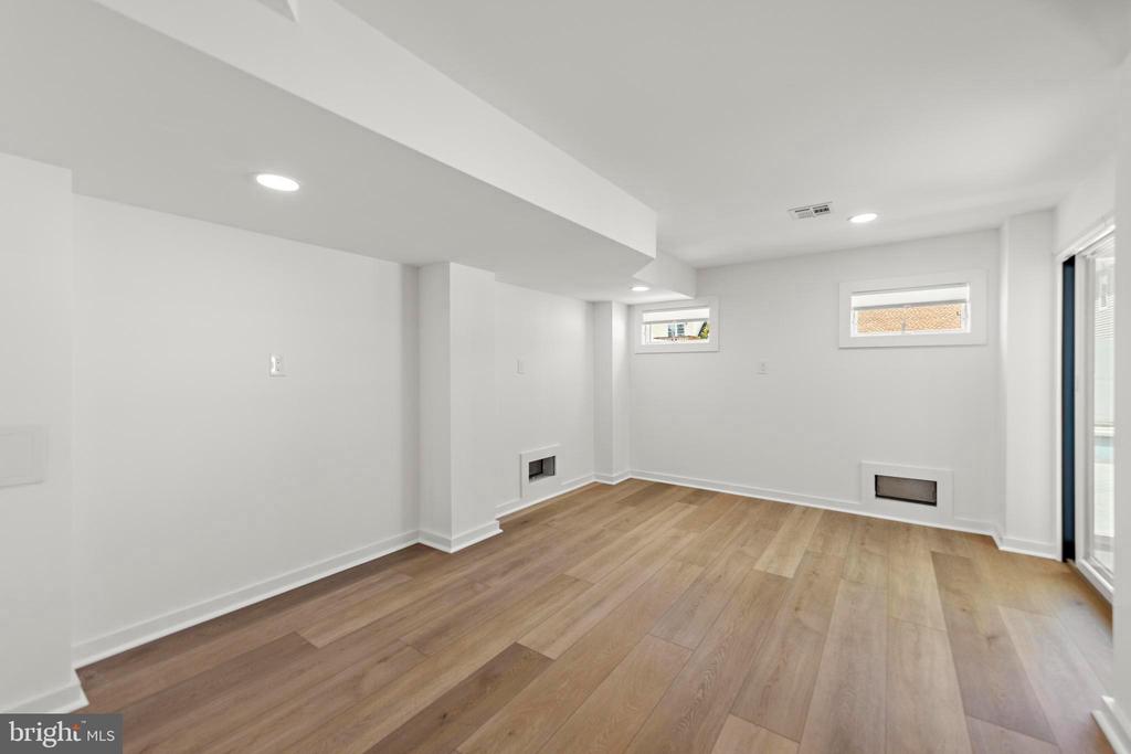 262 N 14TH STREET