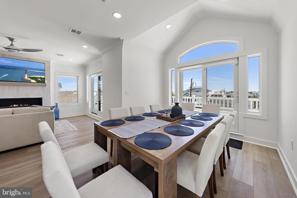 262 N 14TH STREET