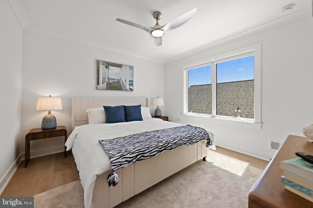 262 N 14TH STREET