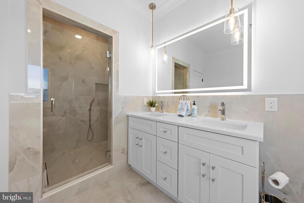262 N 14TH STREET