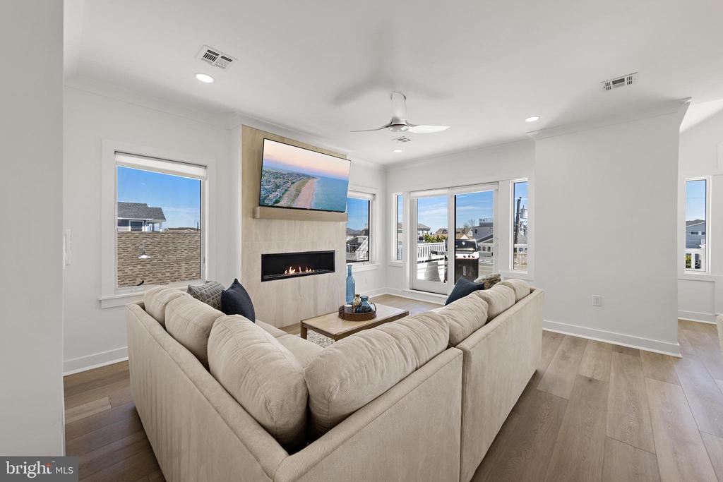 262 N 14TH STREET