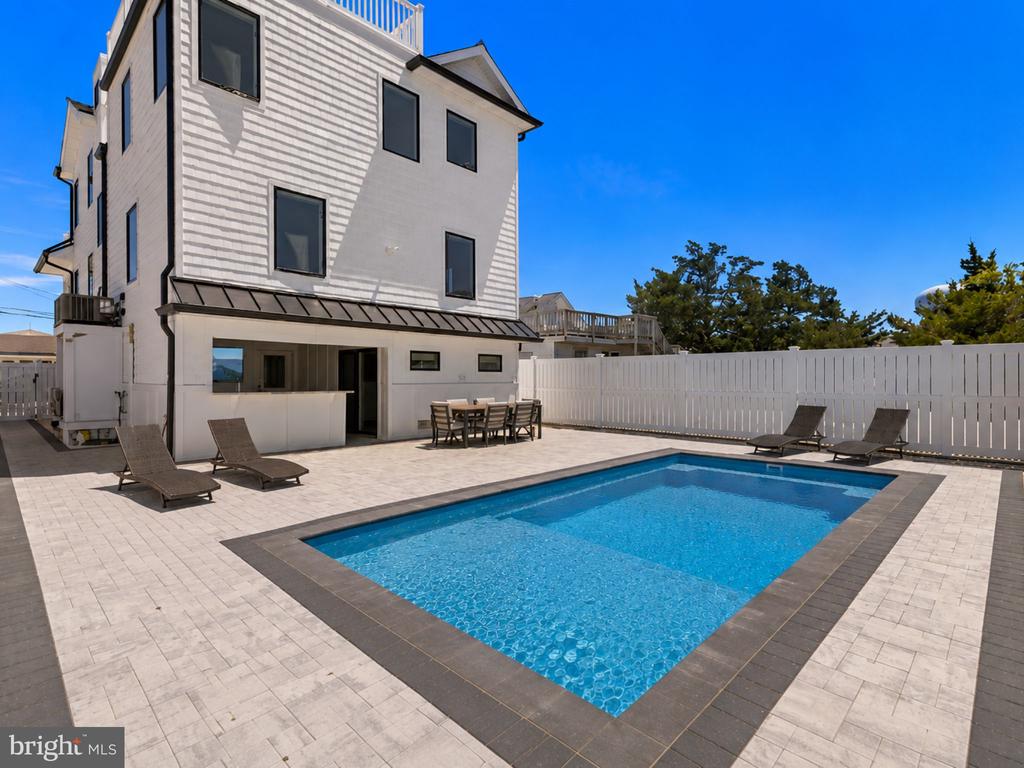 262 N 14TH STREET