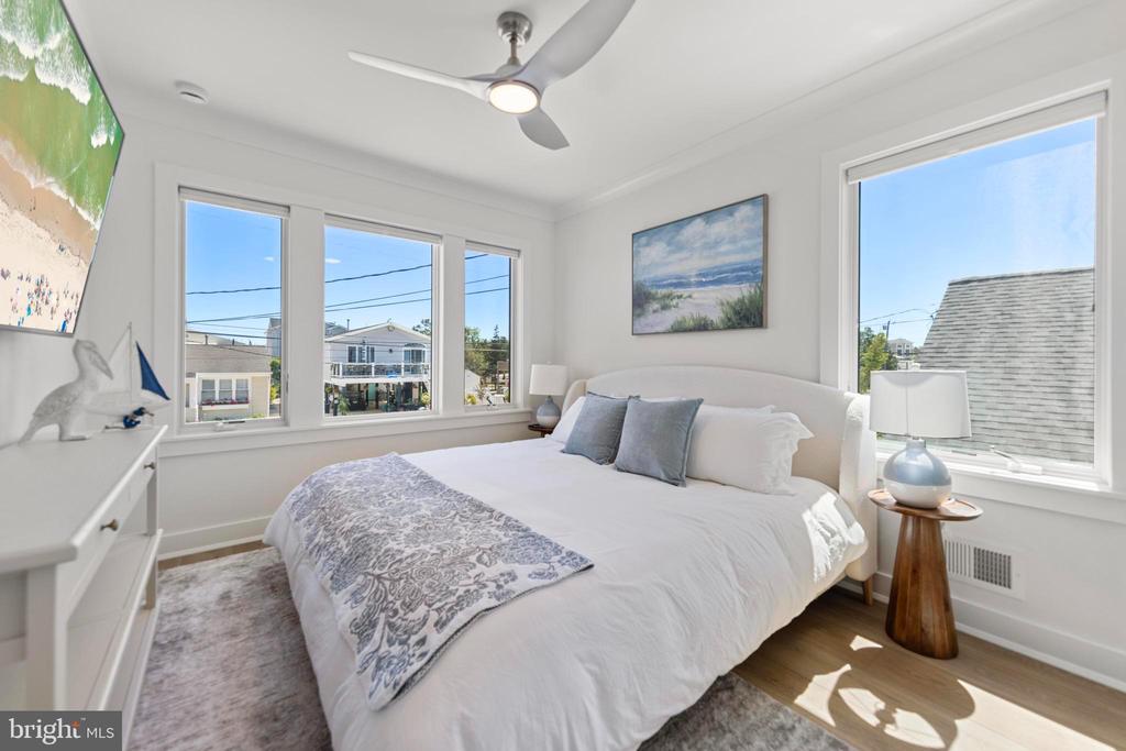 262 N 14TH STREET