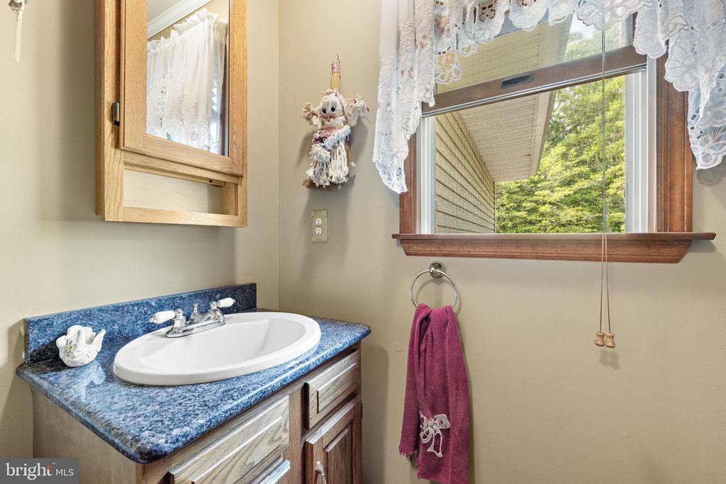 146 W HOLLY LANE
