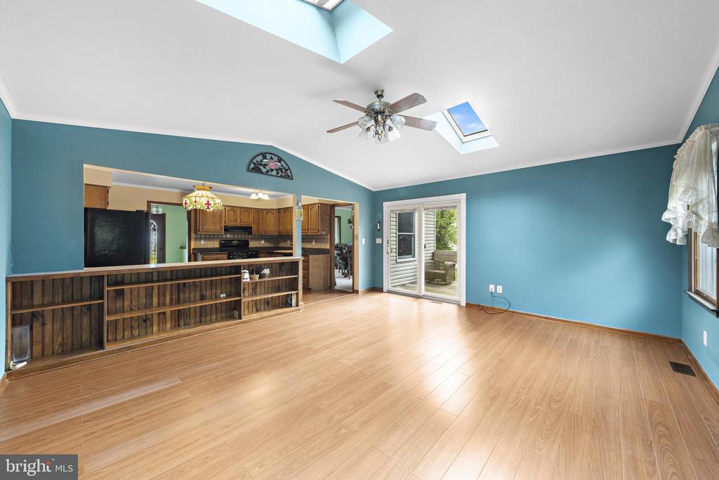 146 W HOLLY LANE