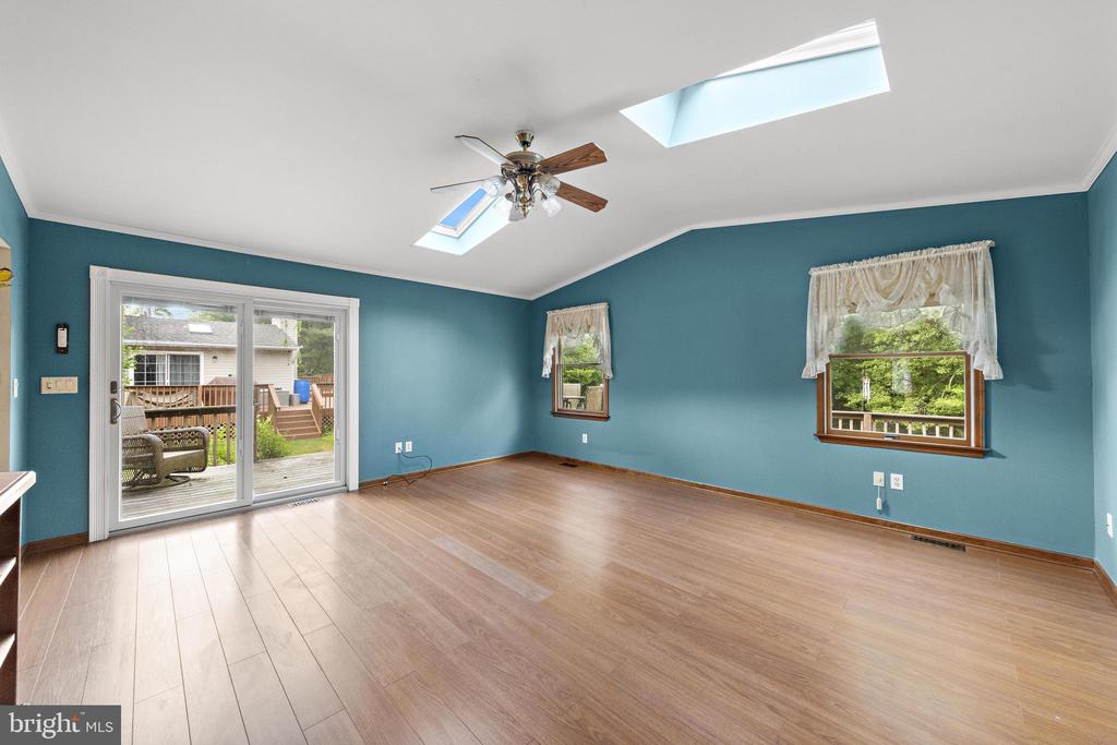 146 W HOLLY LANE