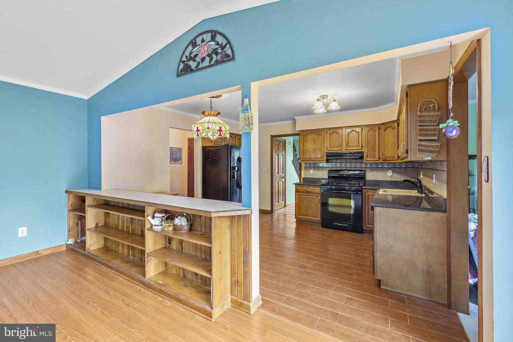 146 W HOLLY LANE