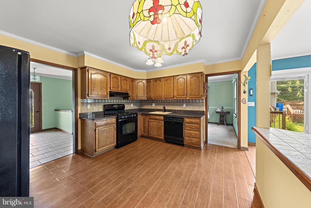 146 W HOLLY LANE