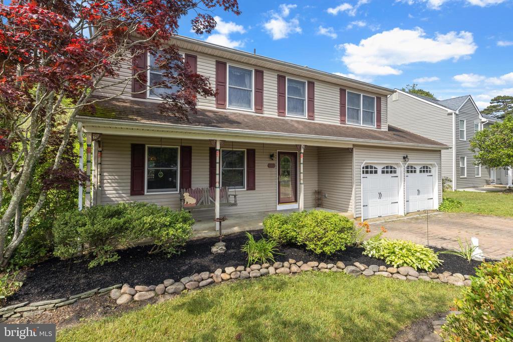 146 W HOLLY LANE
