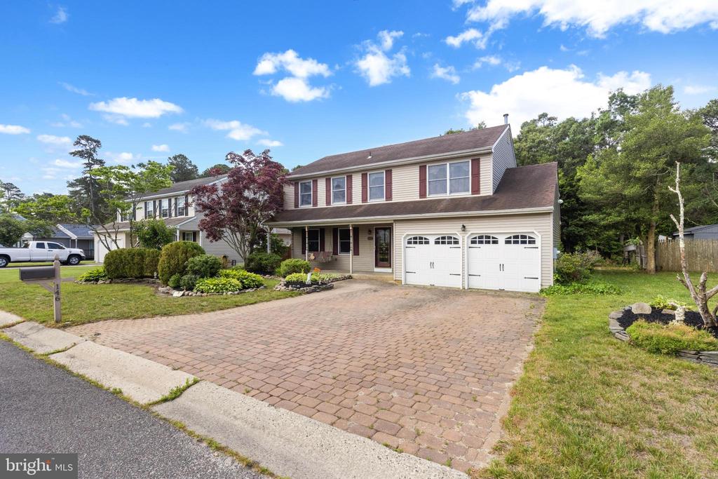 146 W HOLLY LANE