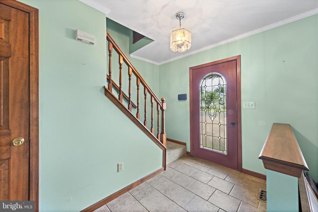 146 W HOLLY LANE