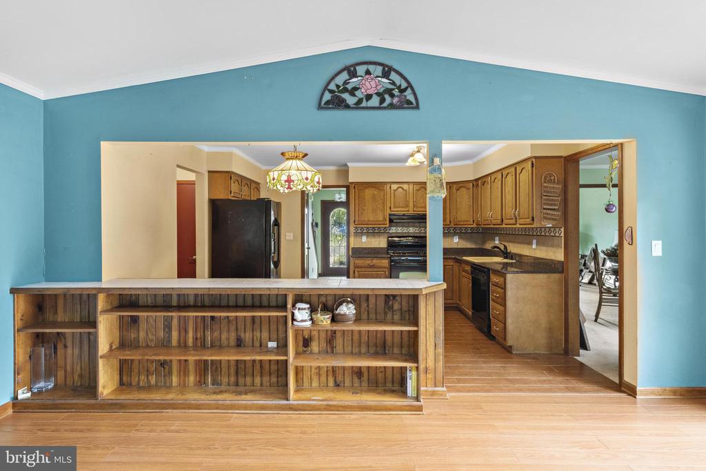 146 W HOLLY LANE