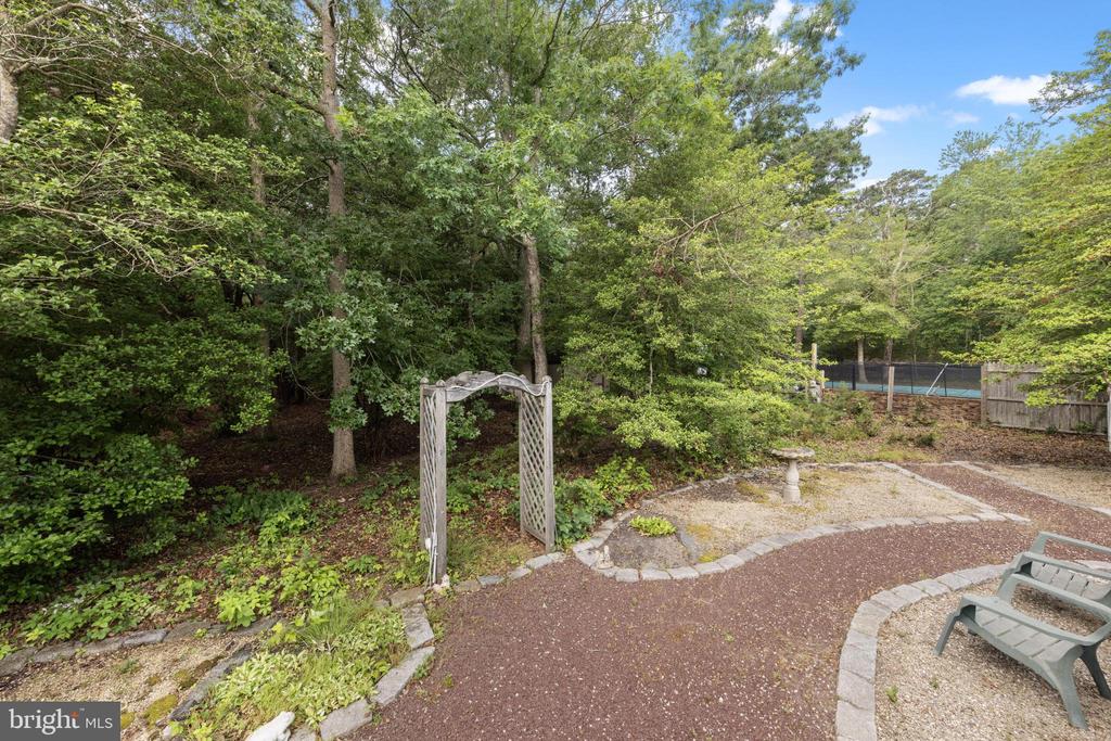 146 W HOLLY LANE