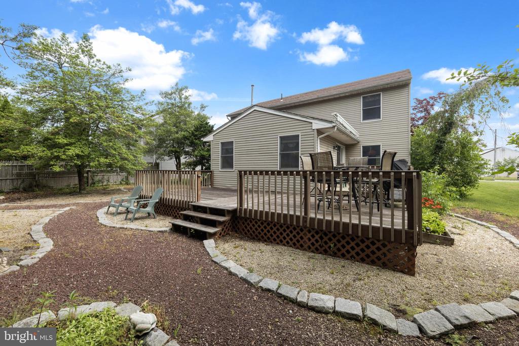 146 W HOLLY LANE