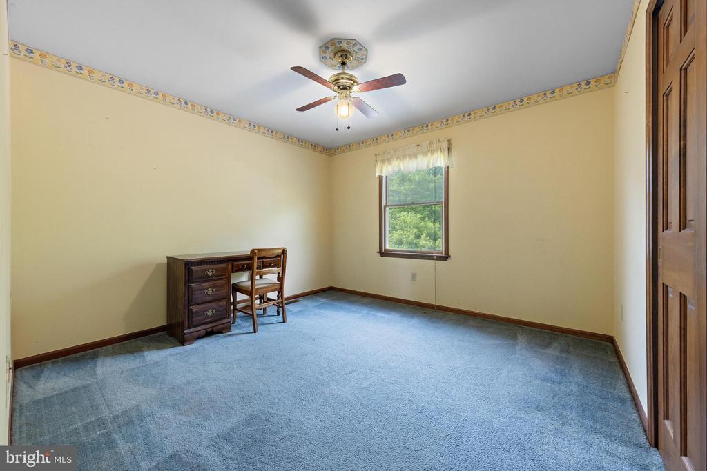 146 W HOLLY LANE