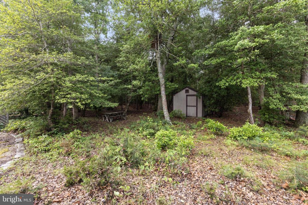 146 W HOLLY LANE