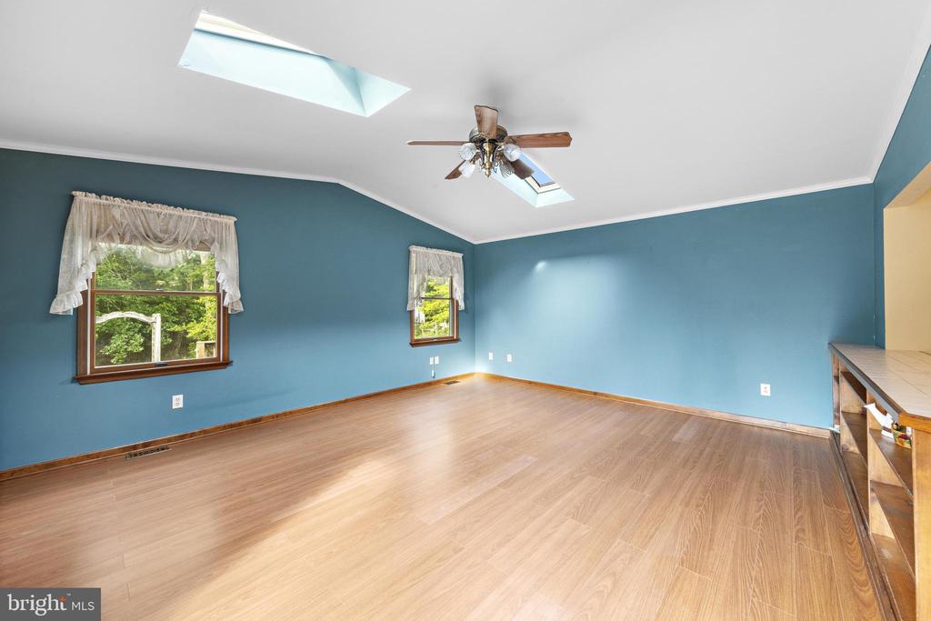 146 W HOLLY LANE