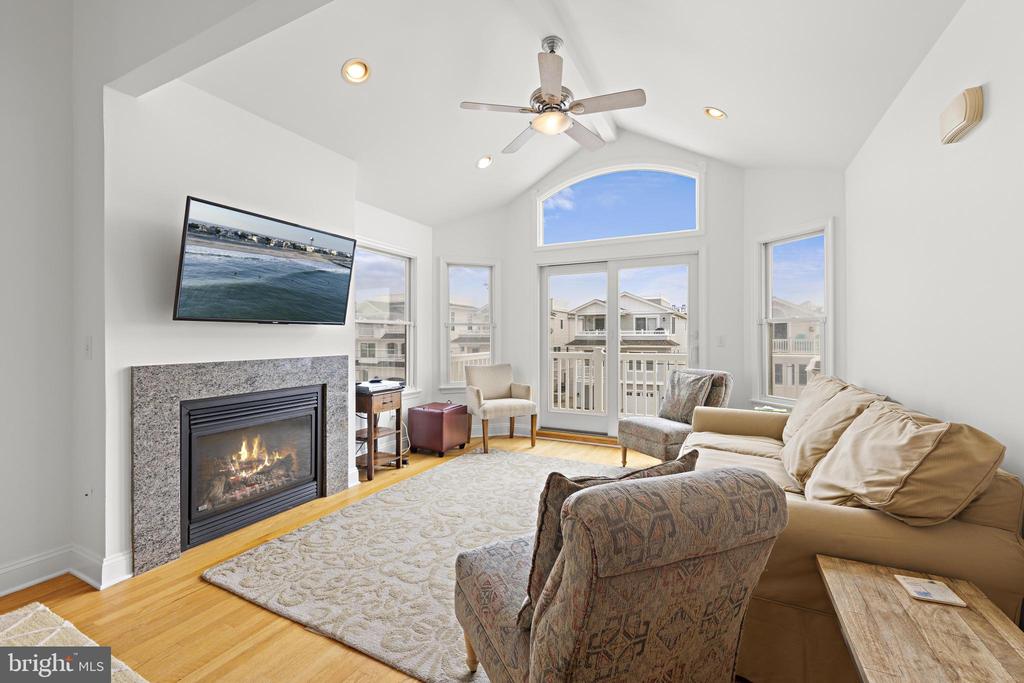 103 E LILLIE AVENUE U-B