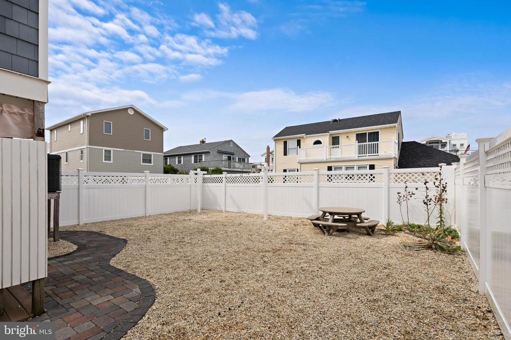 103 E LILLIE AVENUE U-B