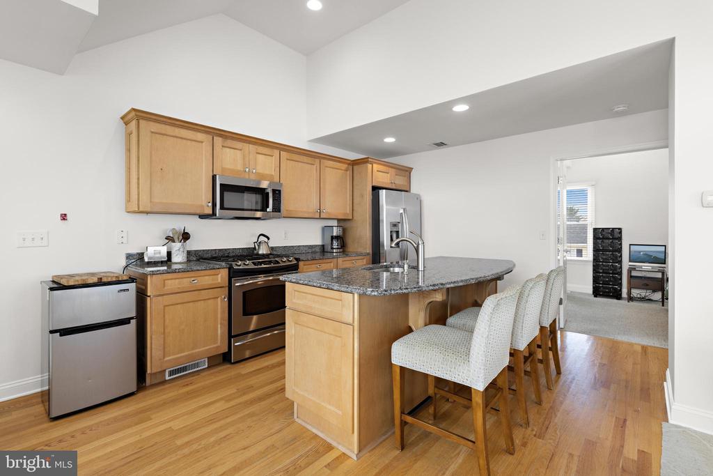 103 E LILLIE AVENUE U-B