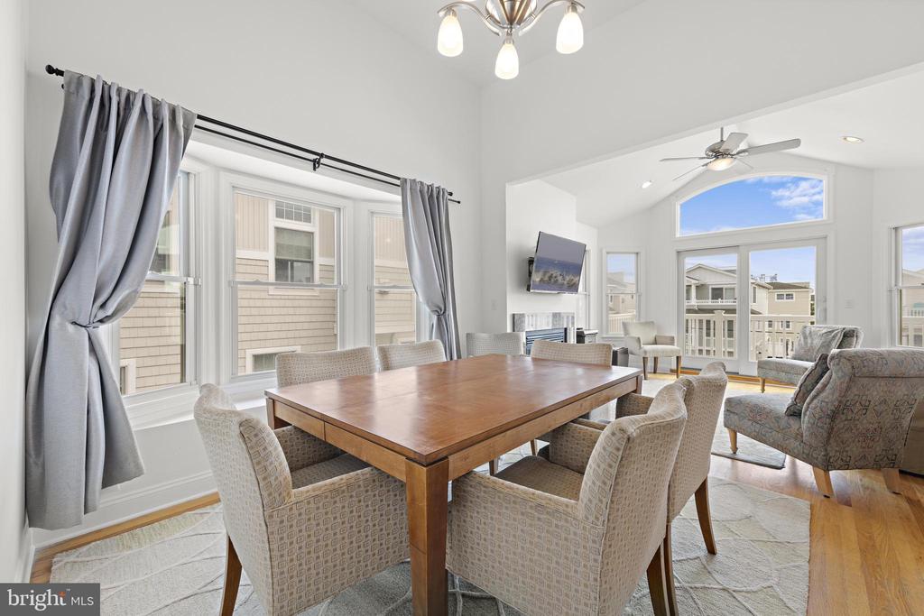 103 E LILLIE AVENUE U-B