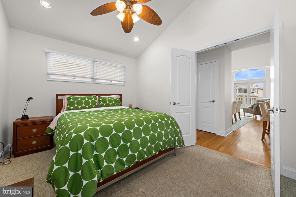 103 E LILLIE AVENUE U-B