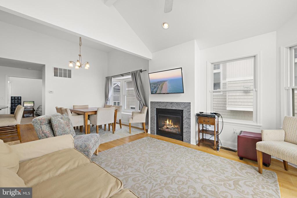 103 E LILLIE AVENUE U-B