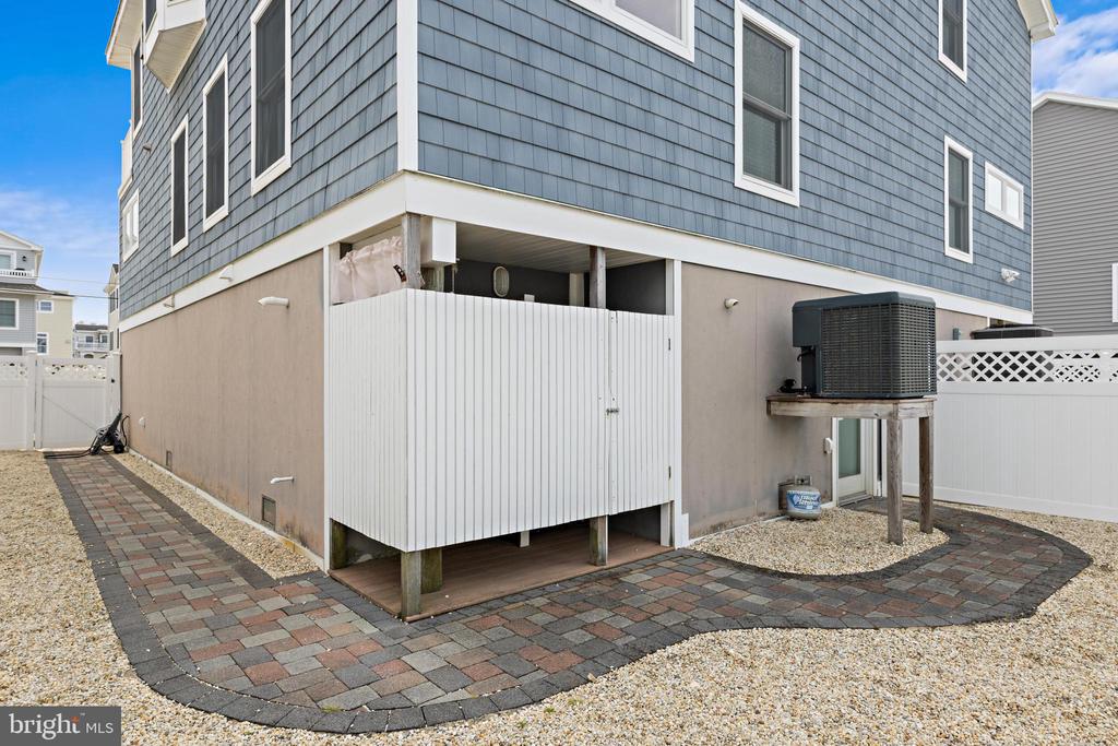 103 E LILLIE AVENUE U-B