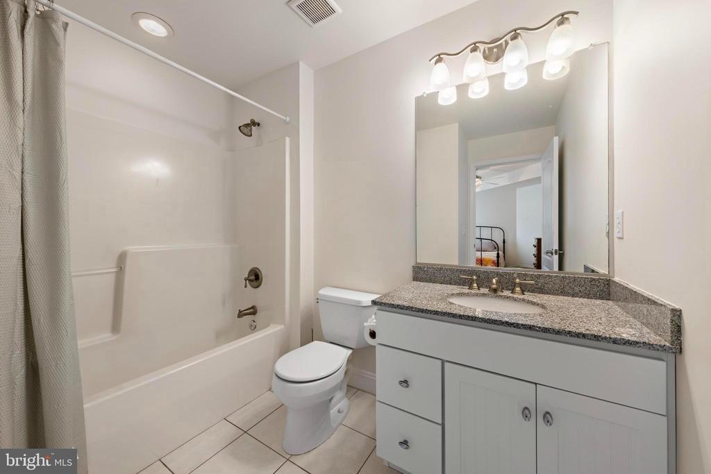 103 E LILLIE AVENUE U-B