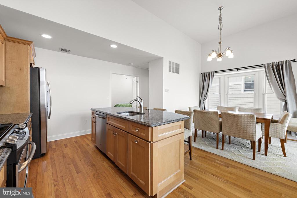 103 E LILLIE AVENUE U-B