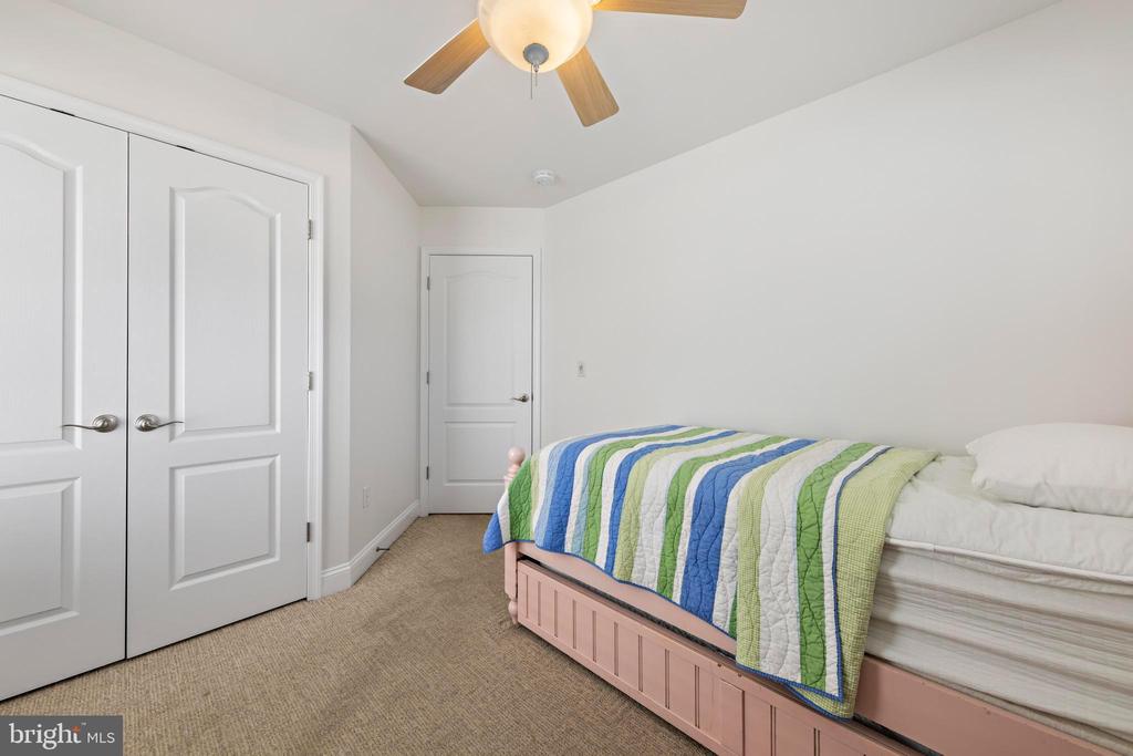103 E LILLIE AVENUE U-B