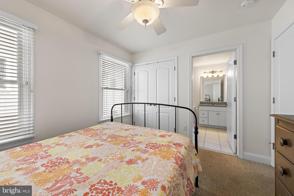 103 E LILLIE AVENUE U-B