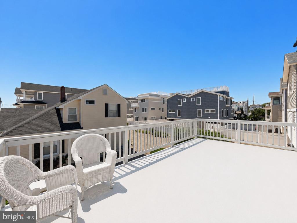 100 E TEXAS AVENUE