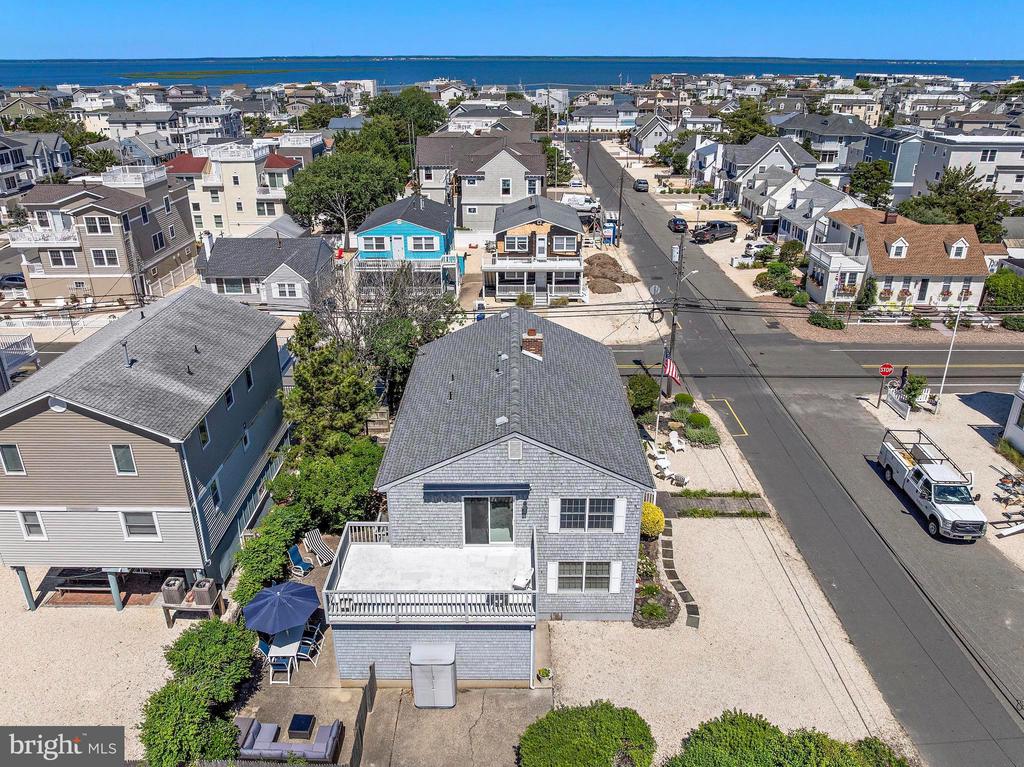 100 E TEXAS AVENUE