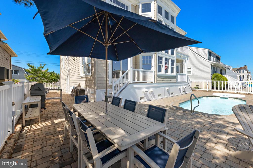 15 W RYERSON LANE