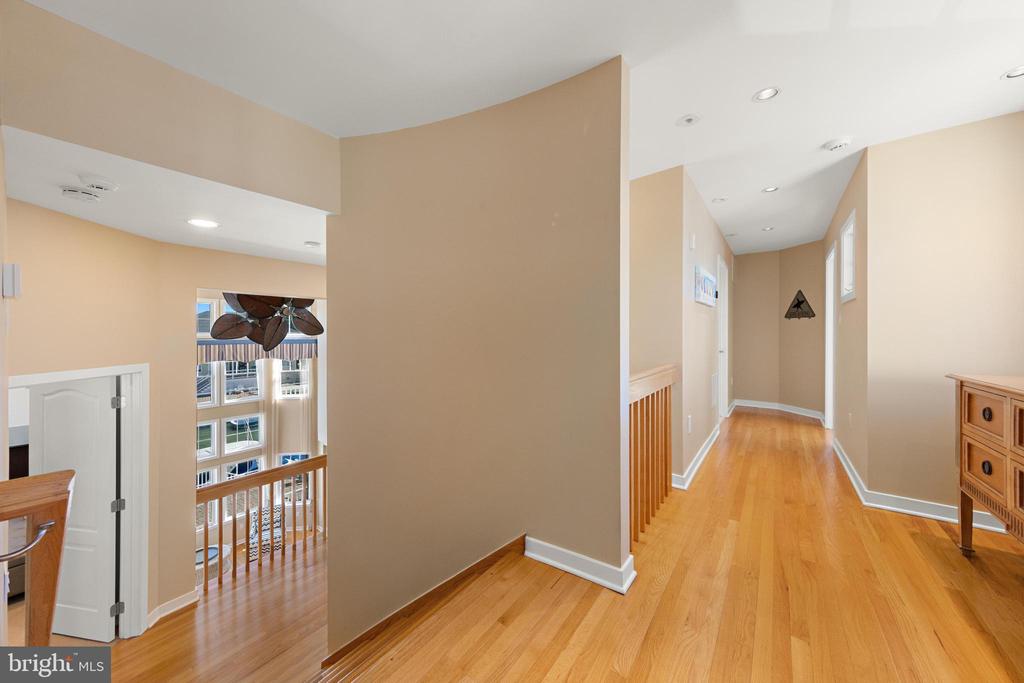 15 W RYERSON LANE