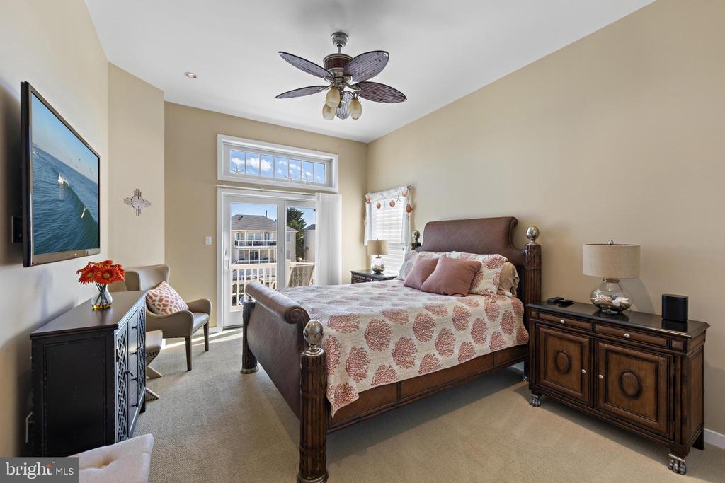 15 W RYERSON LANE