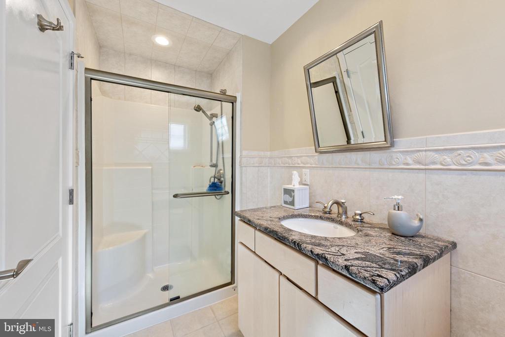 15 W RYERSON LANE