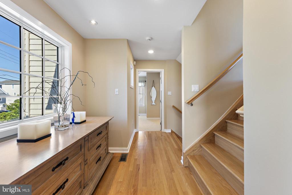 15 W RYERSON LANE