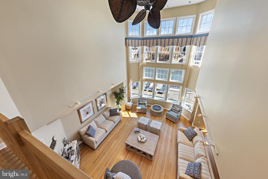 15 W RYERSON LANE