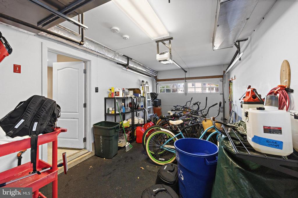 15 W RYERSON LANE
