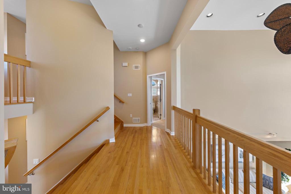 15 W RYERSON LANE